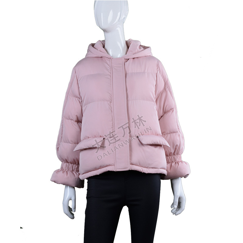 粉色短款羽絨服