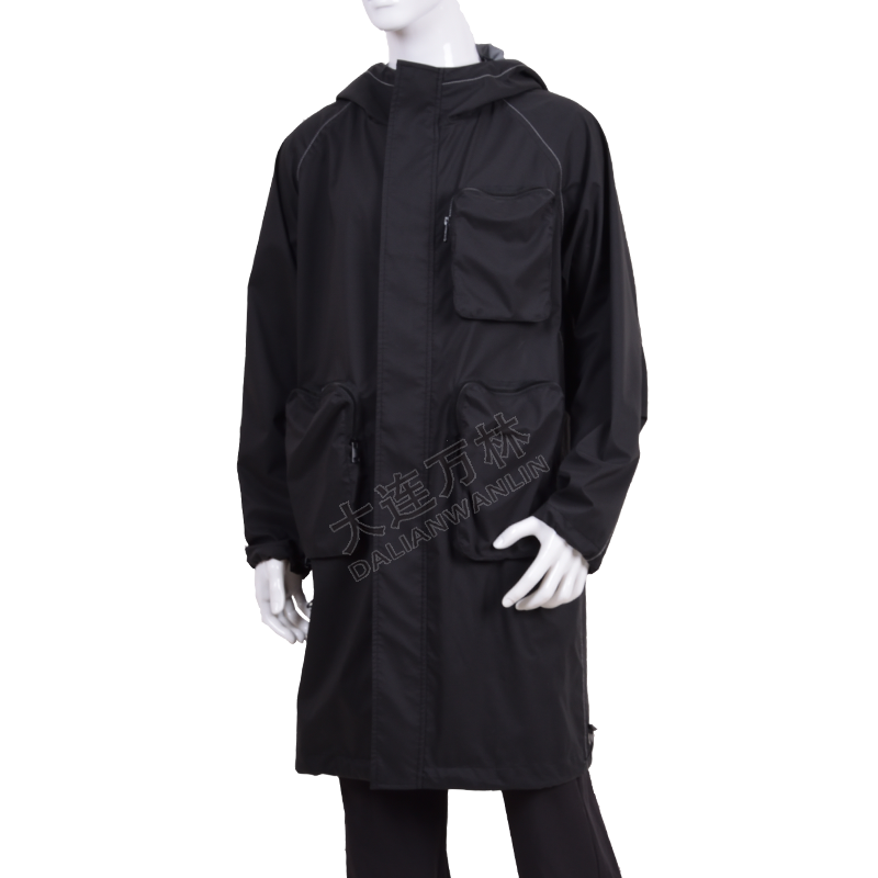 黑色中長款立體兜外套