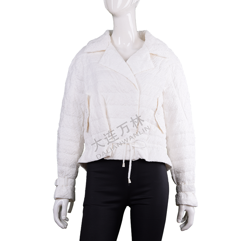 女士白色翻領(lǐng)薄款棉服